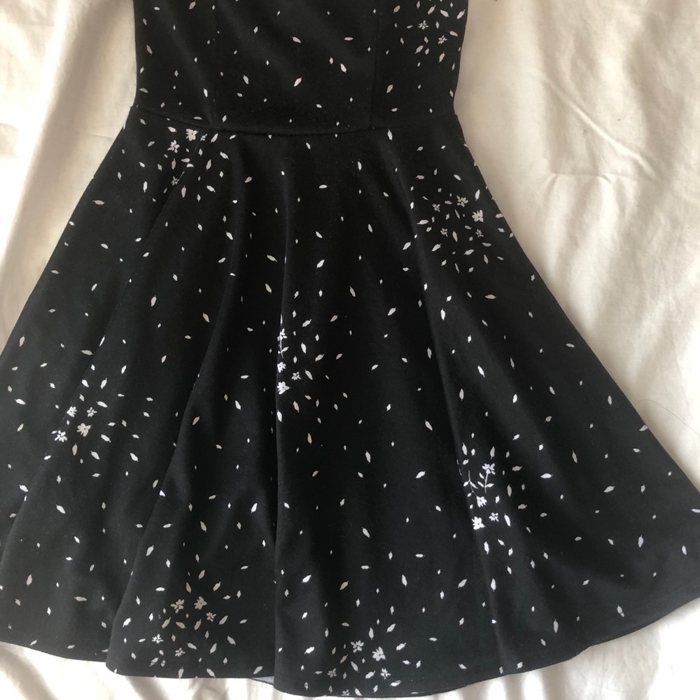 FLOWY STRAPLESS DRESS - Picture 2 of 8